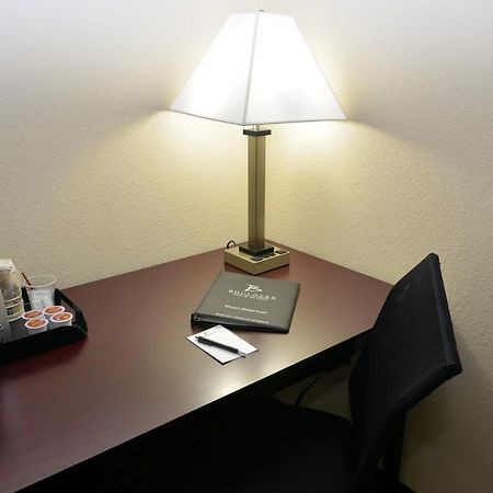 Cobblestone Inn & Suites - Manning Εξωτερικό φωτογραφία