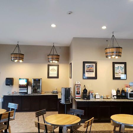 Cobblestone Inn & Suites - Manning Εξωτερικό φωτογραφία