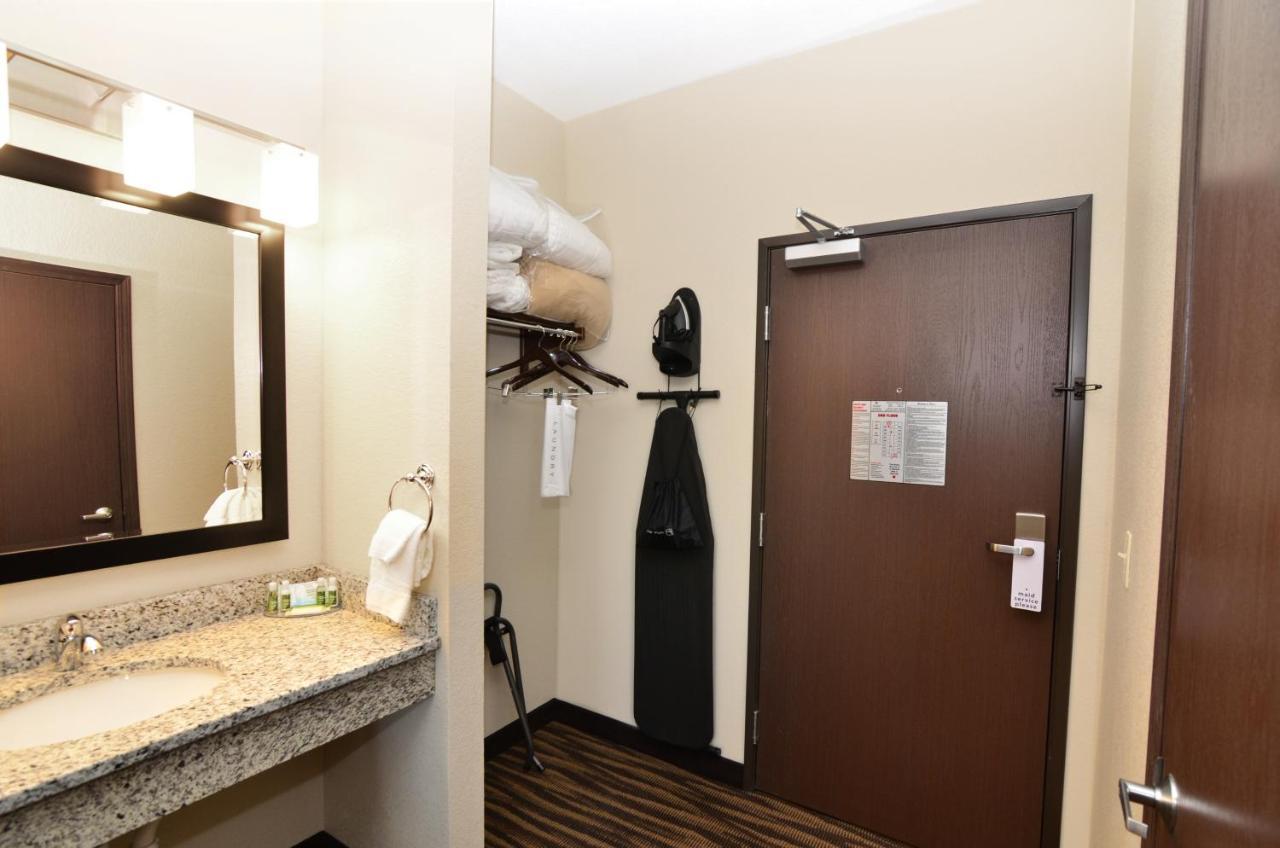Cobblestone Inn & Suites - Manning Εξωτερικό φωτογραφία