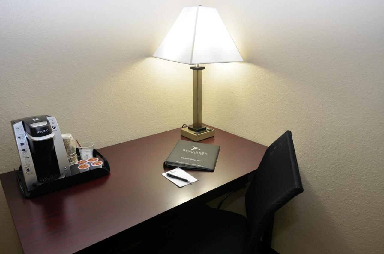Cobblestone Inn & Suites - Manning Εξωτερικό φωτογραφία