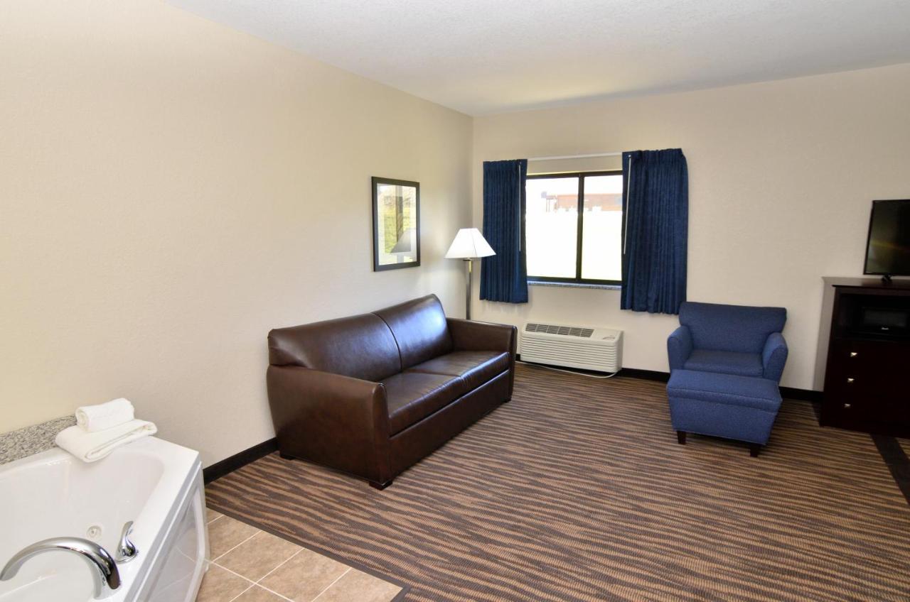 Cobblestone Inn & Suites - Manning Εξωτερικό φωτογραφία